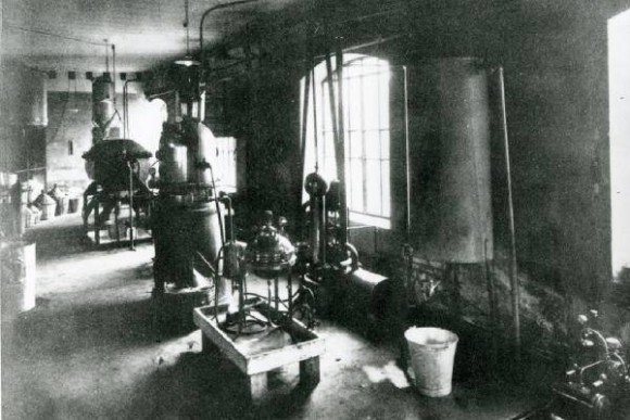 1933: Sinteza materiilor prime